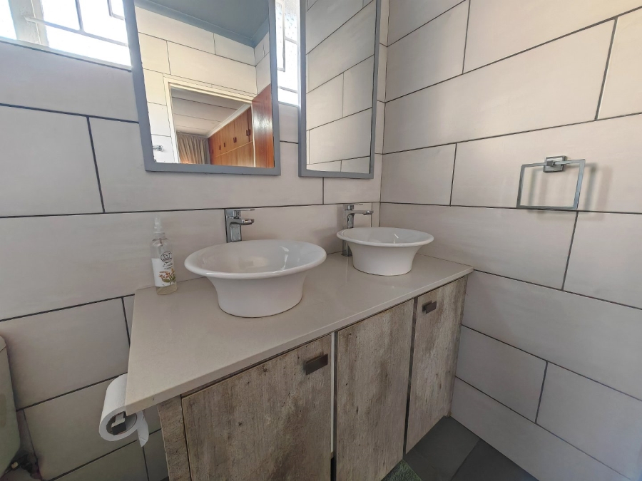 5 Bedroom Property for Sale in Heuwelsig Free State